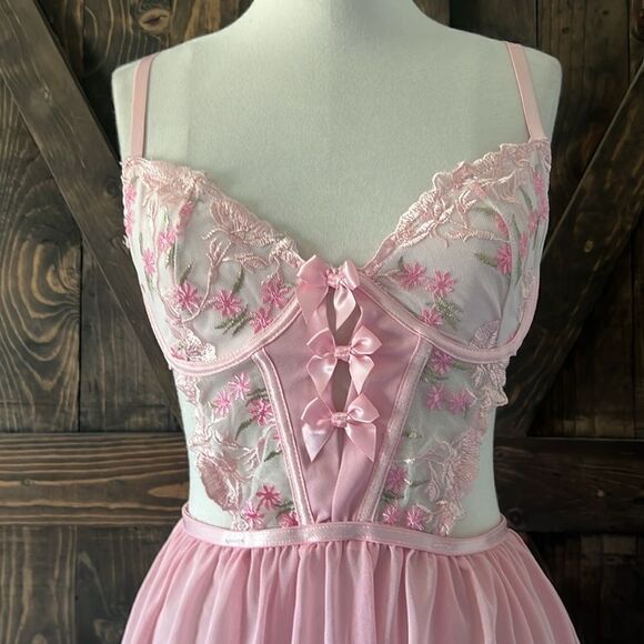 New Sexy Floral Embroidery Mesh Split Cut Out Lingerie Dress with G String - Picture 5 of 16